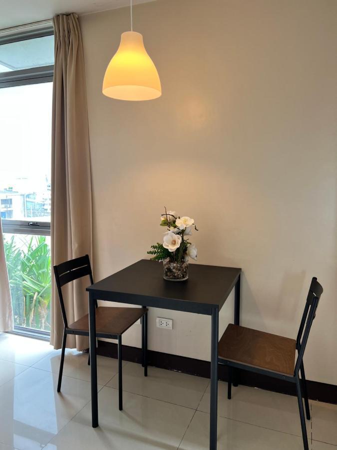 Manhattan Heights Tower D Aparthotel Manila Exterior photo
